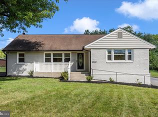 16215 Redland Rd, Rockville, MD 20855