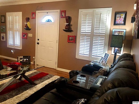 5th image of 5528 Carlyle Ave