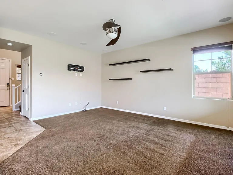 888 E Jacob St — Photo 6