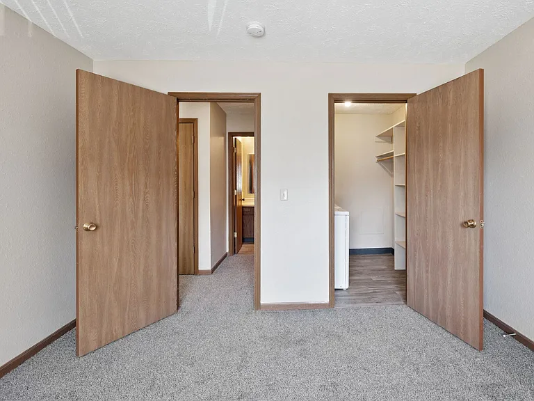 Raintree Apartments — Photo 20