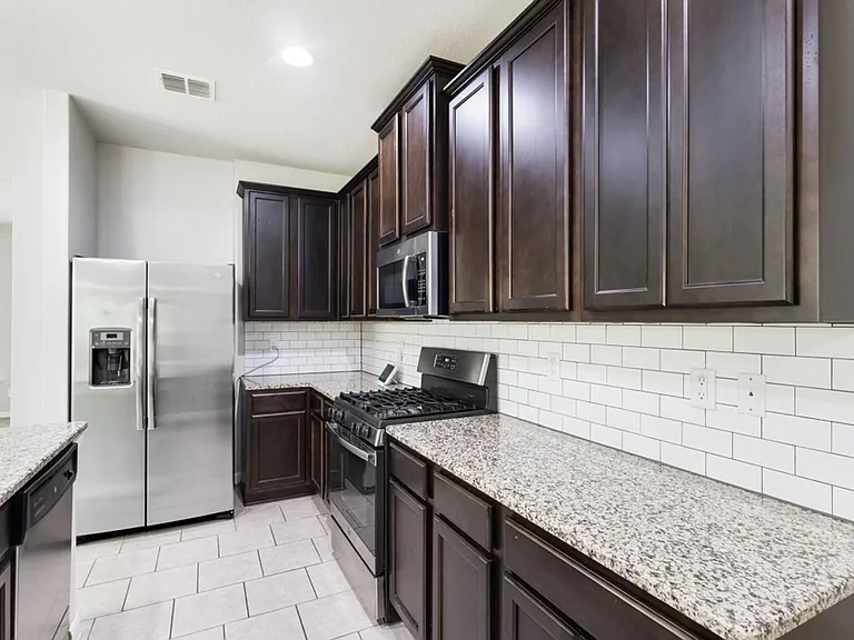 15136 Pandion Dr — Photo 4