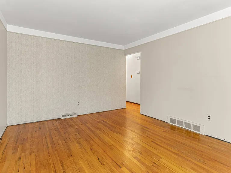 14580 Ford Ave — Photo 17