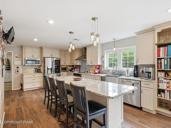 5th image of 212 Ellen Ct
