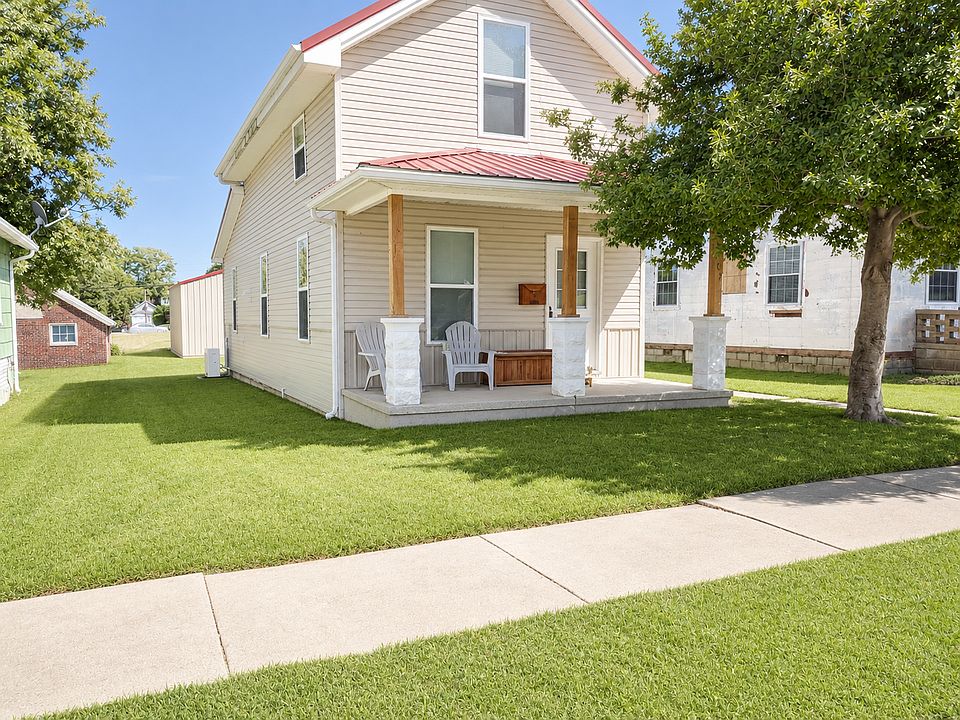1st image of 608 13th St