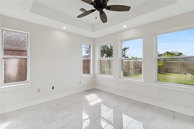 212 Oak Point Dr — Photo 14