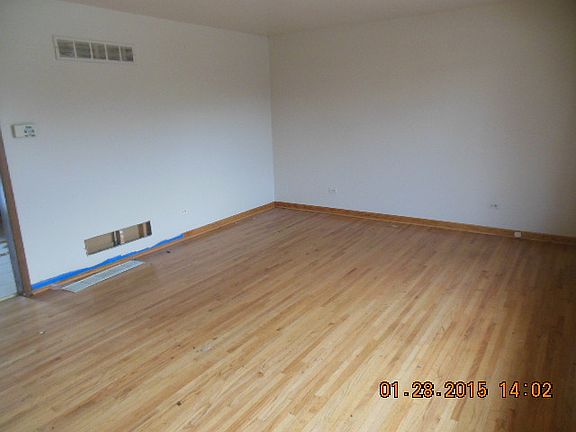 3rd image of 20025 Crescent Ave