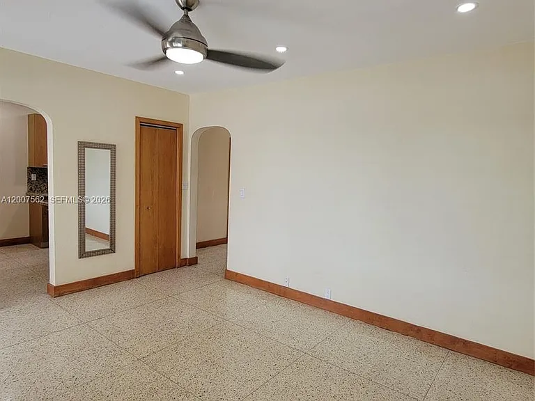 7400 Harding Ave #15 — Photo 11