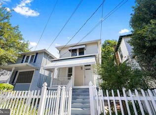 911 45th Pl NE, Washington, DC 20019