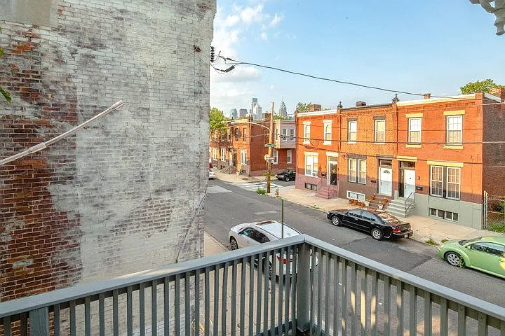 2501 Carpenter St #2 — Photo 13