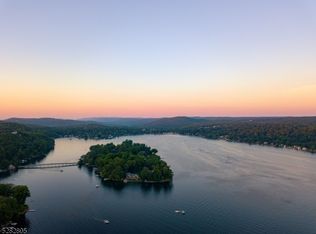 16 Springbrook Trl, Sparta, NJ 07871