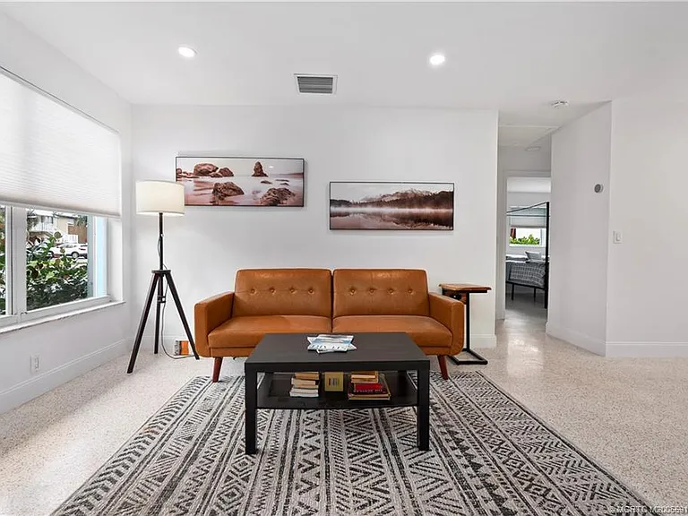 30 SW Hideaway Pl — Photo 6