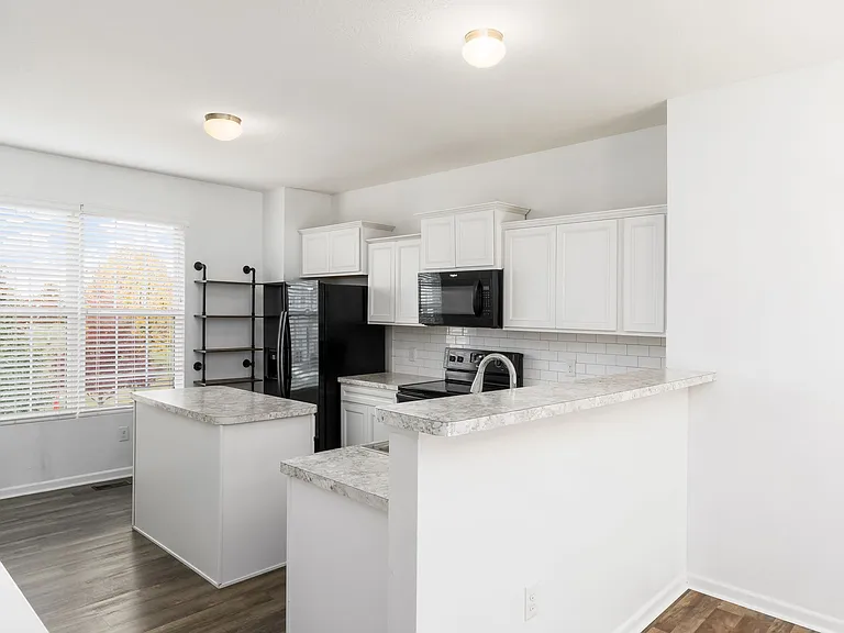 353 Laurel Creek St — Photo 14