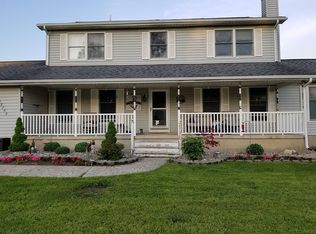 23755 Carleton West Rd, Belleville, MI 48111