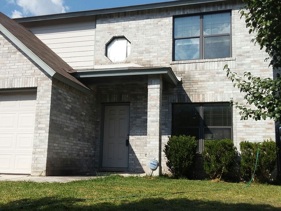1st image of 381 Whispering Hollow Dr