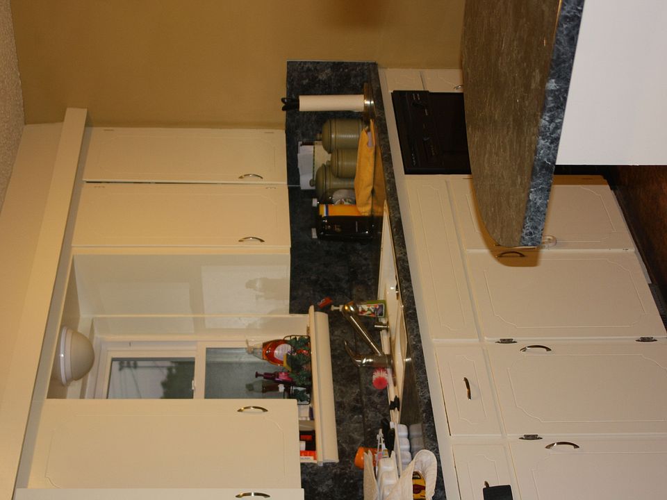 2nd image of 741 W 4th St