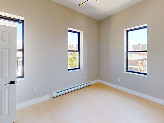 3rd image of 2076 E 17th St #3A