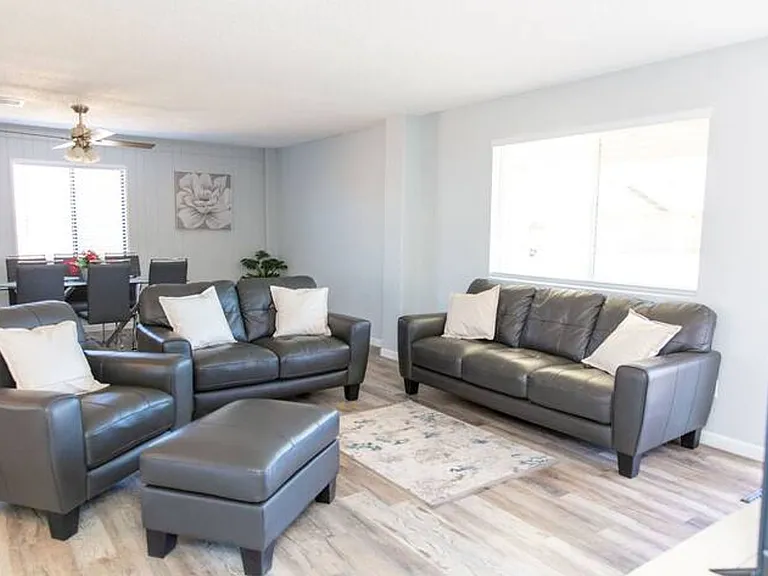 1025 N Menze St — Photo 35