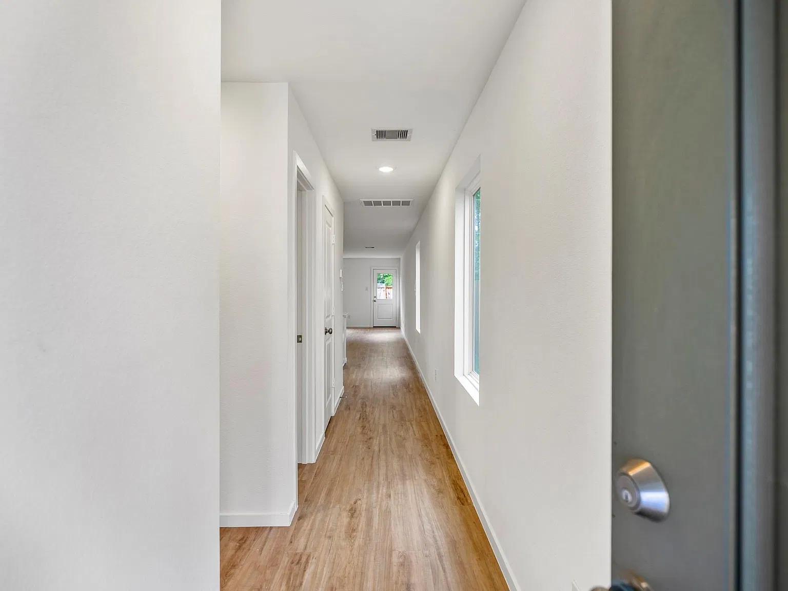 4 bed, 2.5 bath, 1530 sqft, $1,800 — Photo 4