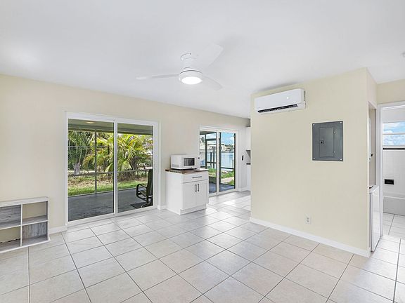 5th image of 527A Goodland Dr W
