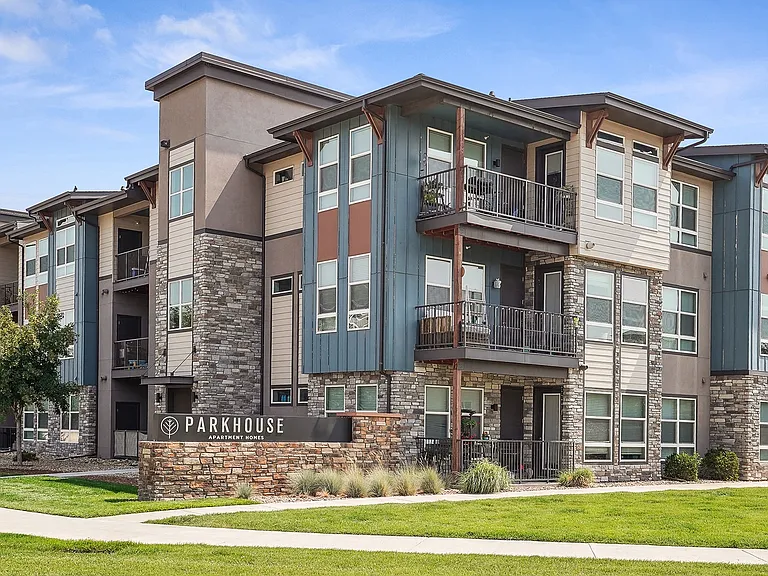 Parkhouse Apartment Homes — Photo 40