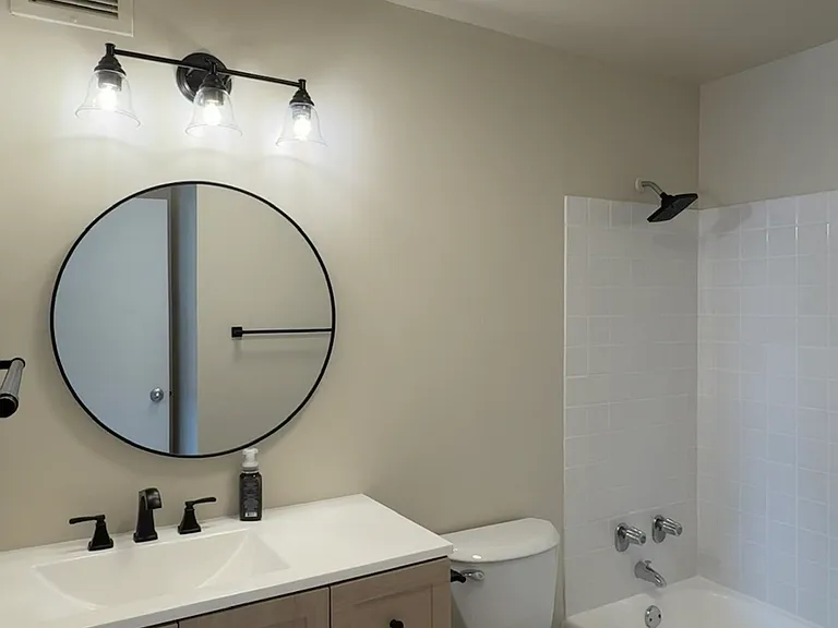 3930 N Pine Grove Ave #716 — Photo 15