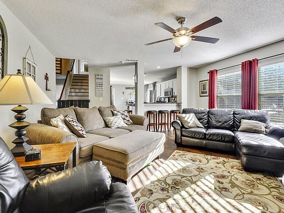 3rd image of 11318 Riverbend Dr