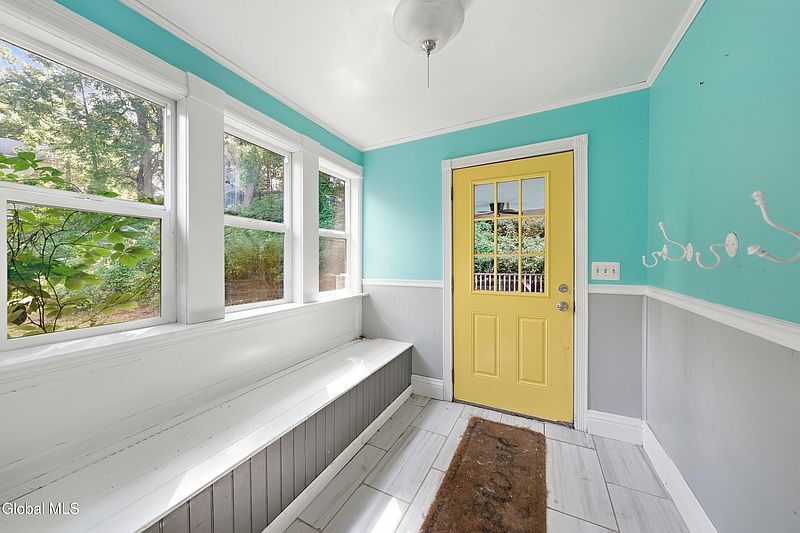 3rd image of 25 Green Avenue