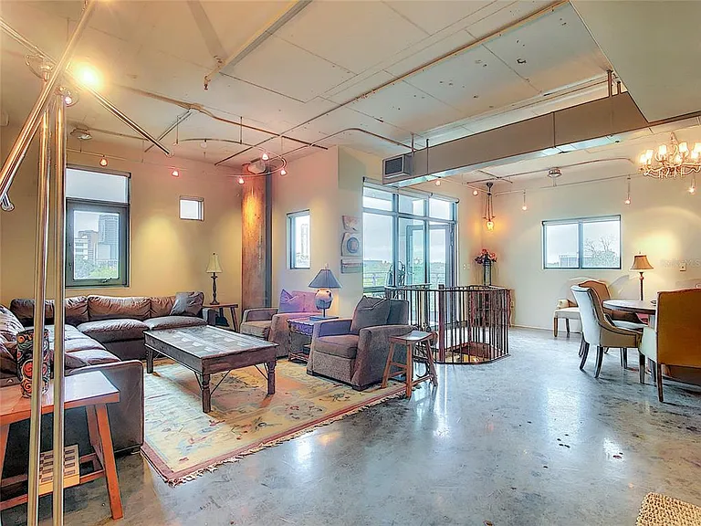 10 N Summerlin Ave #30 — Photo 5
