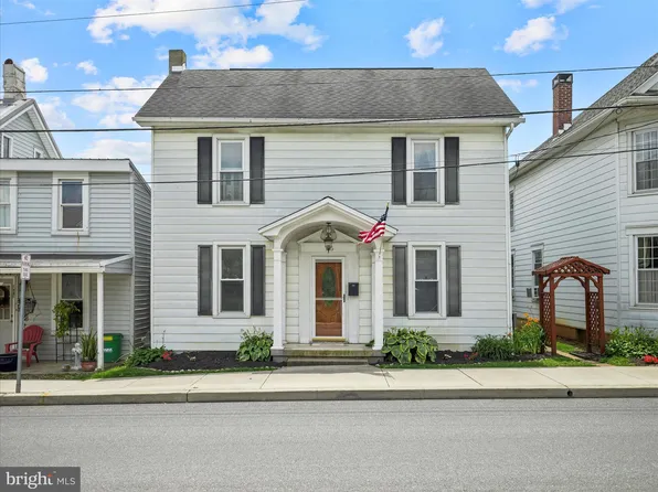 155 E Madison St, Greencastle, PA 17225