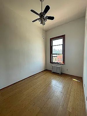 4th image of 419 E 116th St #5F