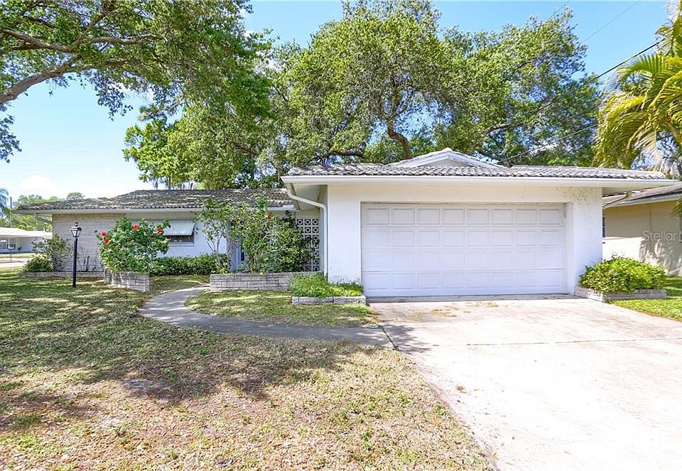 1st image of 472 E Park Dr