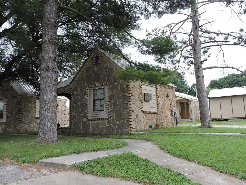2nd image of 1544 E Kearney St #3