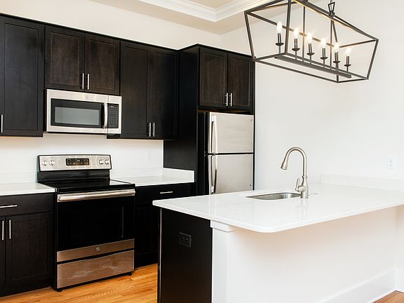 4th image of 4 E Church St #302