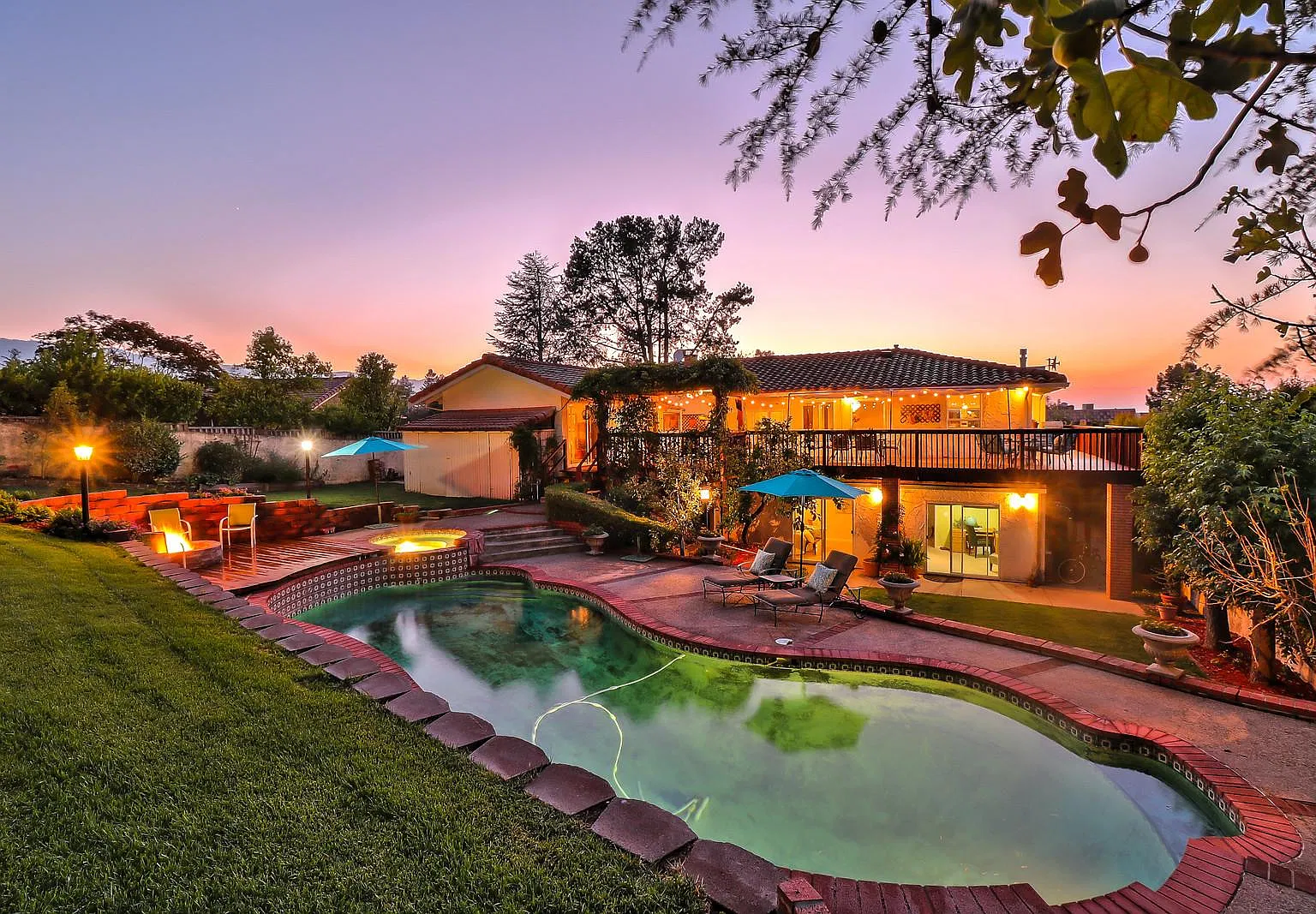 308 Casitas Bulevar — Photo 1