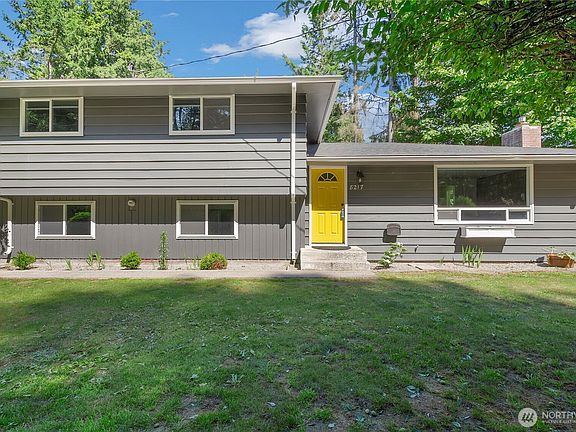 3rd image of 8217 50th Avenue E