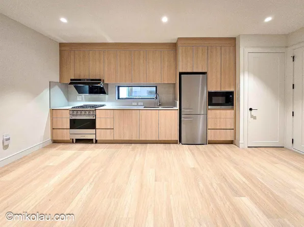 353X W 20th Ave, Vancouver, BC V6S 1E5
