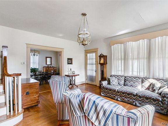 5th image of 118 Wilson Ave