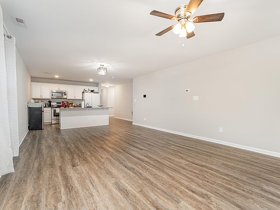 3rd image of 1337 Taylor Dr