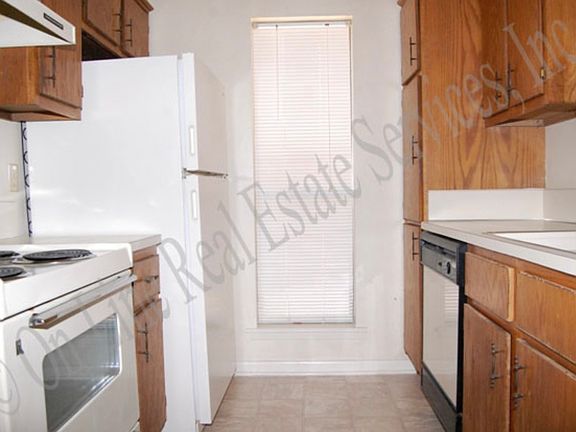 3rd image of 724 San Benito Dr #B
