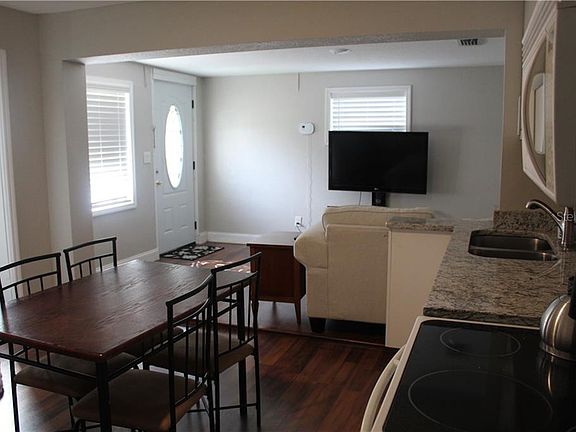 4th image of 30 Lemon Ln