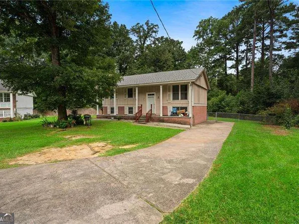 1140 Pineglen Dr, Riverdale, GA 30296