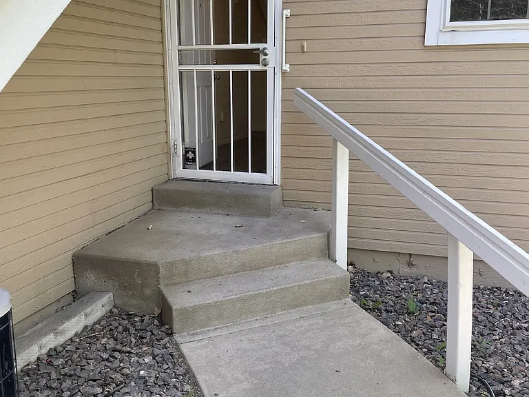 344 S Estes St #B — Photo 2