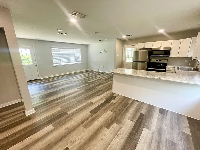 235 Baugh St — Photo 3