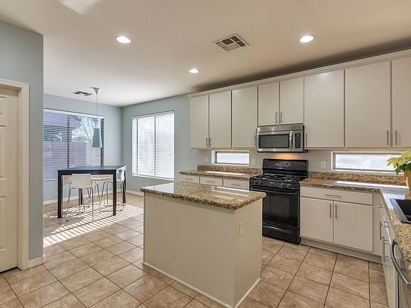 5th image of 103 W Raven Dr