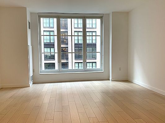 3rd image of 535 W 43rd St APT N6e