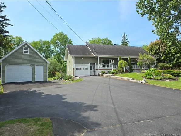 435 Acadie, Beresford, NB E8K 2C6