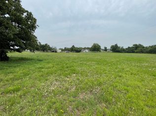 971 E Barry St, Azle, TX 76020