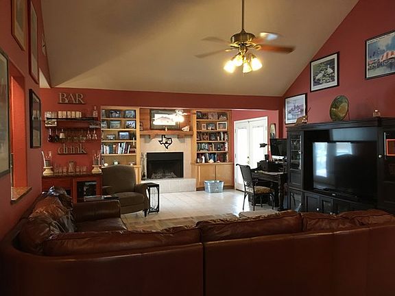 5th image of 1010 Hickory Ave