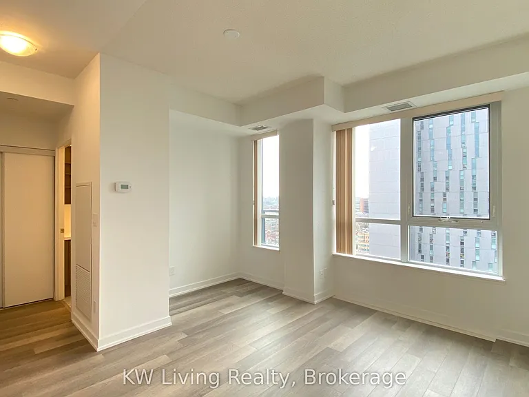 181 Huron St #1404 — Photo 8