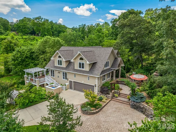 212 S Plains Dr, Asheville, NC 28803